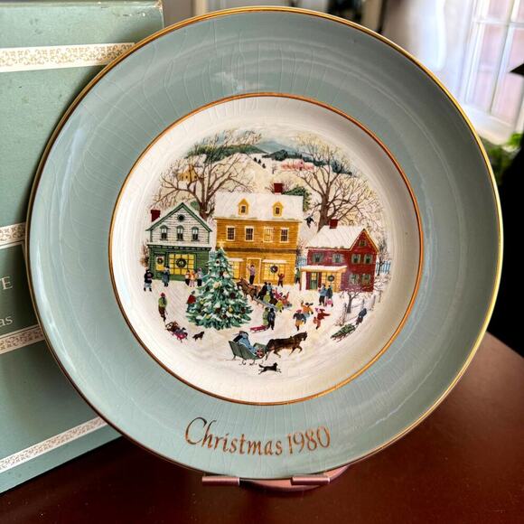 Avon Christmas Plate Series Eighth Edition "Country Christmas" 1980 - Picture 2 of 2